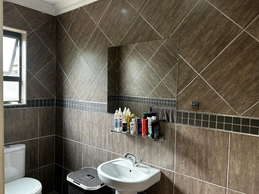 12 Bedroom Property for Sale in Boschfontein Gauteng
